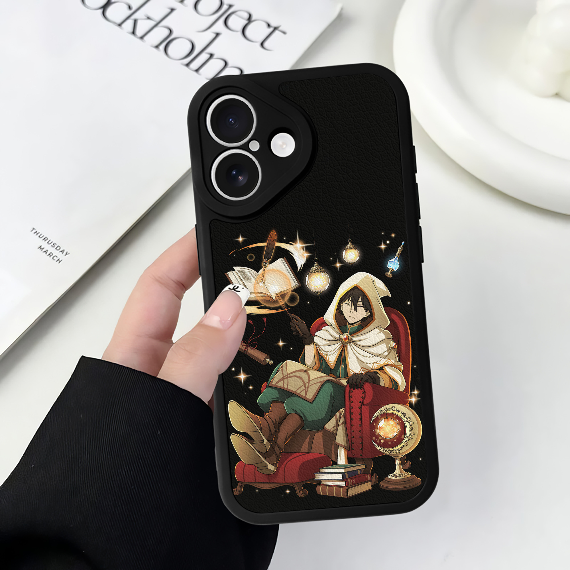 （画像用） 文豪ストレイドッグス Bungo Stray Dogs 【iPhone 16シリーズ対応】シリコンスマホケース（レザー調） 材質：シリコン